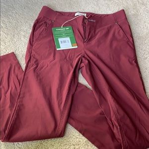 Brand new Red Toad&Co crop